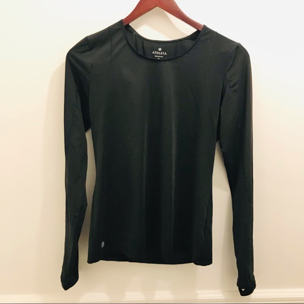 Athleta Rally Up Crew Top Small Black Thumb holes long sleeves back vents